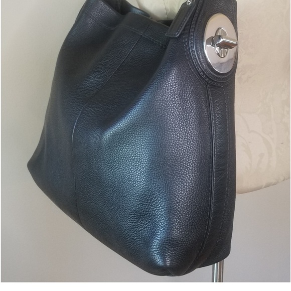 Stylish black Coach Penelope Hobo Leather handbag with silver hardware. - Picture 13 of 16